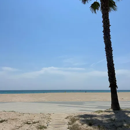 Front 2 Bedrooms Apartman Torredembarra