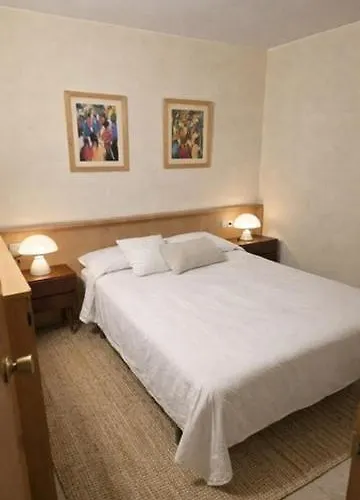 Front 2 Bedrooms Апартаменты